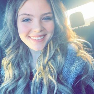 Meet your Posher, Emilee